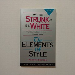 Elements of Style by William Strunk PAPERBACK 9780205309023
