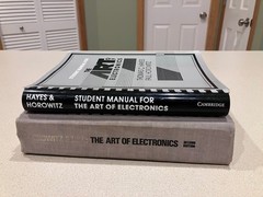 The Art of Electronics 2nd Edition + Student Manual Horowitz Hill Hayes 1989